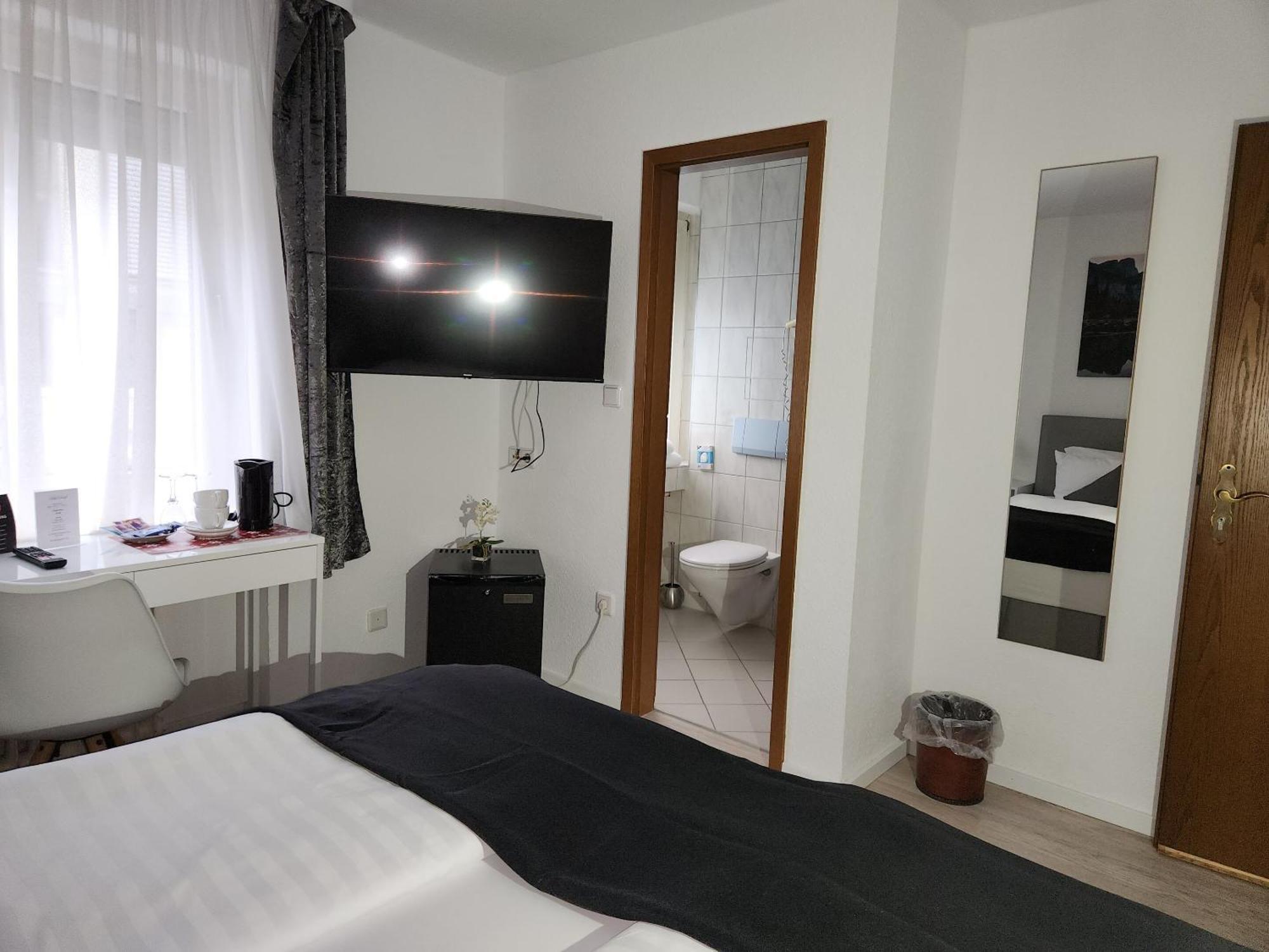 Hotel Schiff ราชตัทท์ ภายนอก รูปภาพ